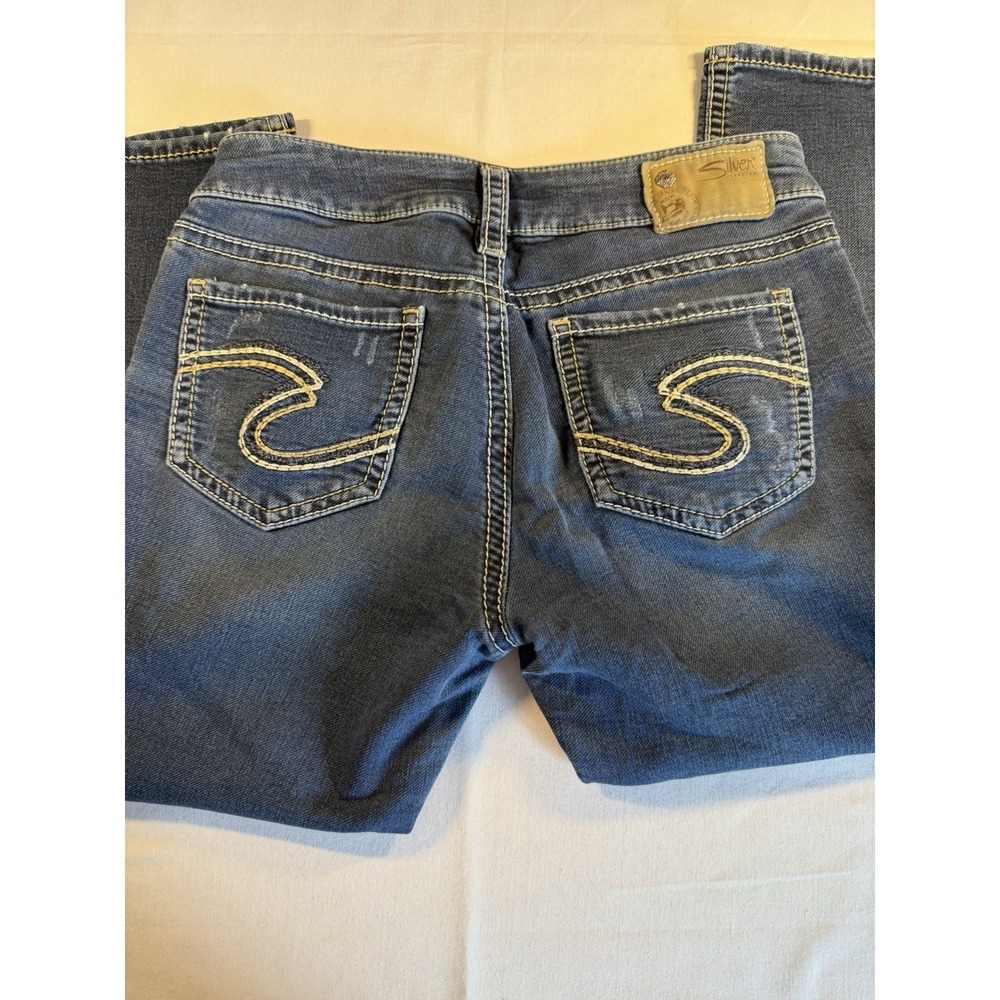 SILVER Suki Mid Rise Boot Cut Jeans Women Size 29W 24L Dark Wash Capri
